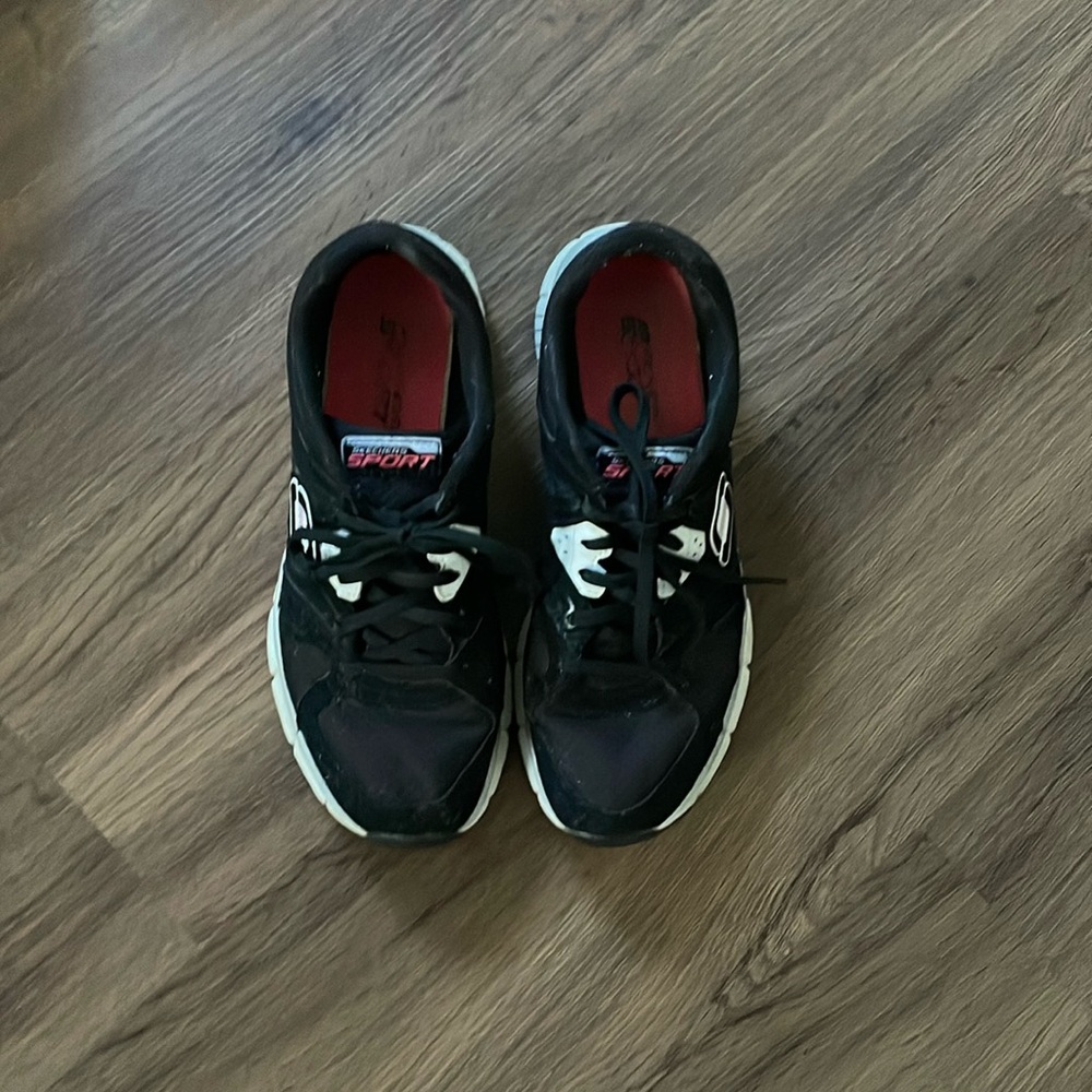 Sketchers Sports Tennis Women Shoes Size 9.5
